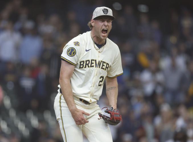 Twins Brewers Baseball