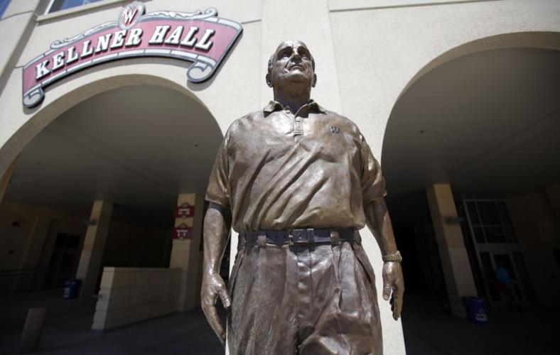 Alvarez statue