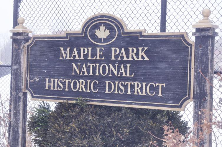 Lake Geneva officials are considering installing neighborhood informational signs