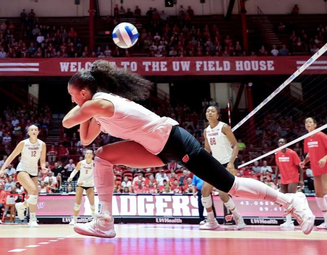 UW-Volleyball-Alumni-Match-06-20260808-275591.jpg