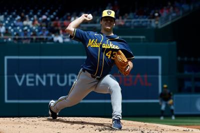 Brewers pitcher Logan Henderson