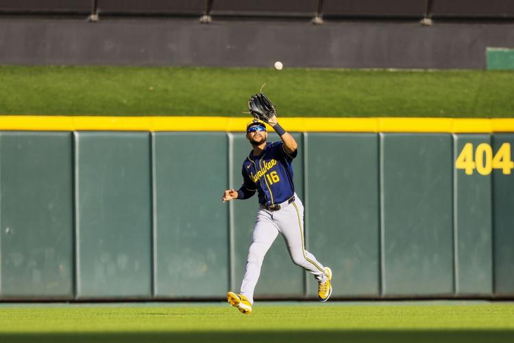 BASEBALL-MLB-CIN-MIL/