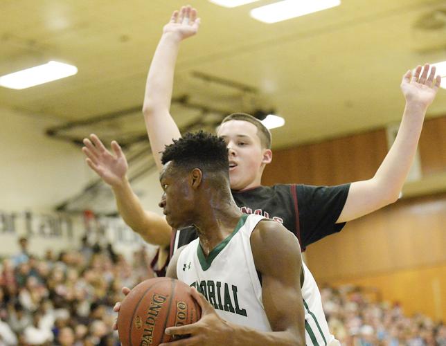 Middleton-at-Memorial-bastketball-07-G1K0071-12012016214442