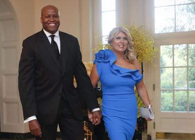 Craig Robinson and Kelly Robinson, AP generic file photo