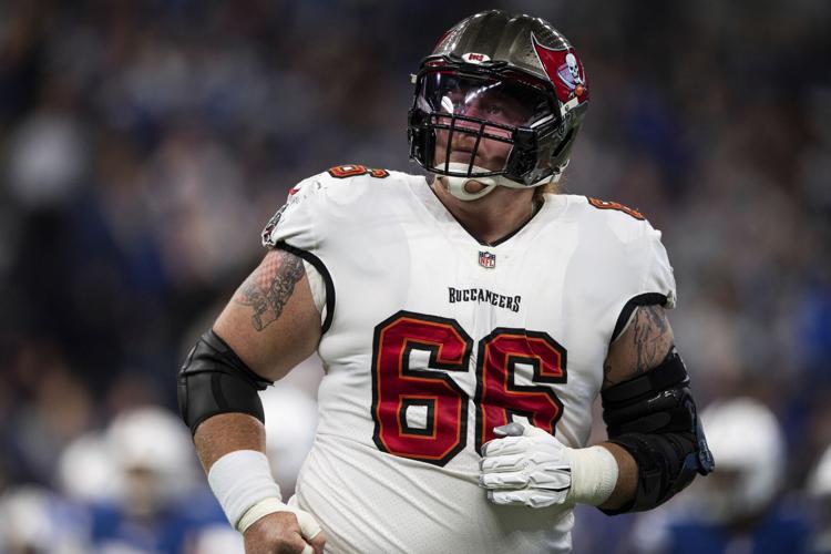 Buccaneers-Jensen Retires Football