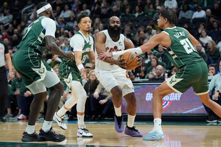 Cavaliers Bucks Basketball