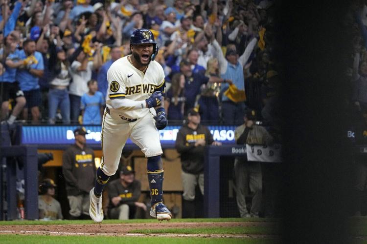 BASEBALL-MLB-MIL-SD/