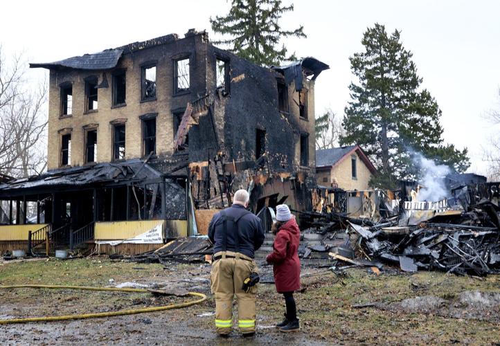 Lake House Inn supper club destroyed by fire, State Journal photo