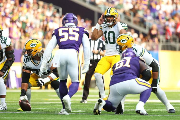 FOOTBALL-NFL-MIN-GB/