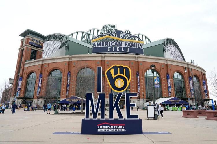 White Sox Brewers Baseball