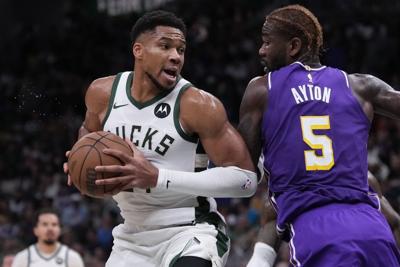 Lakers Bucks Basketball
