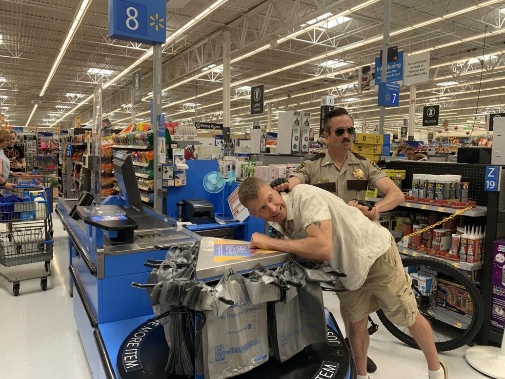 Videos and photos Reno 911 actor Thomas Lennon served as a guest