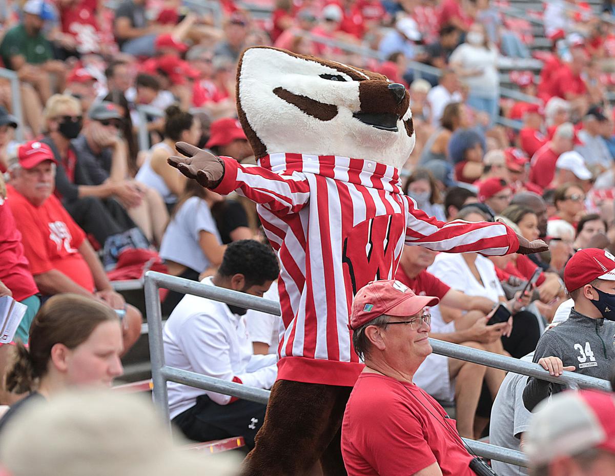 Badgers fans attend practice