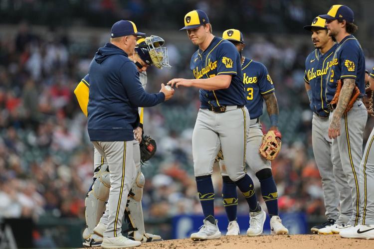 Brewers Tigers Baseball
