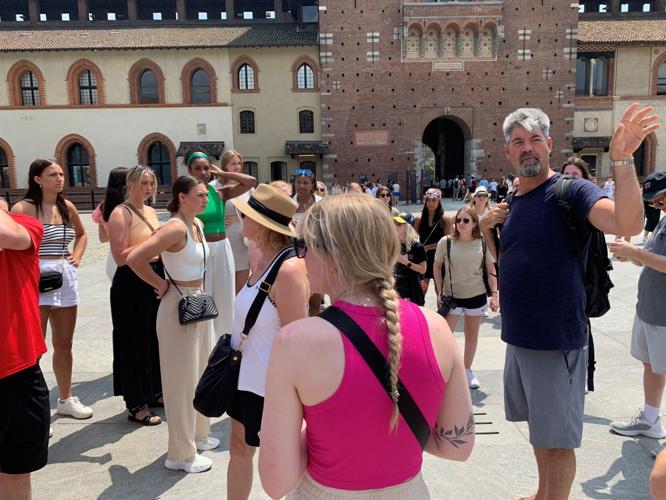UW volleyball in Italy