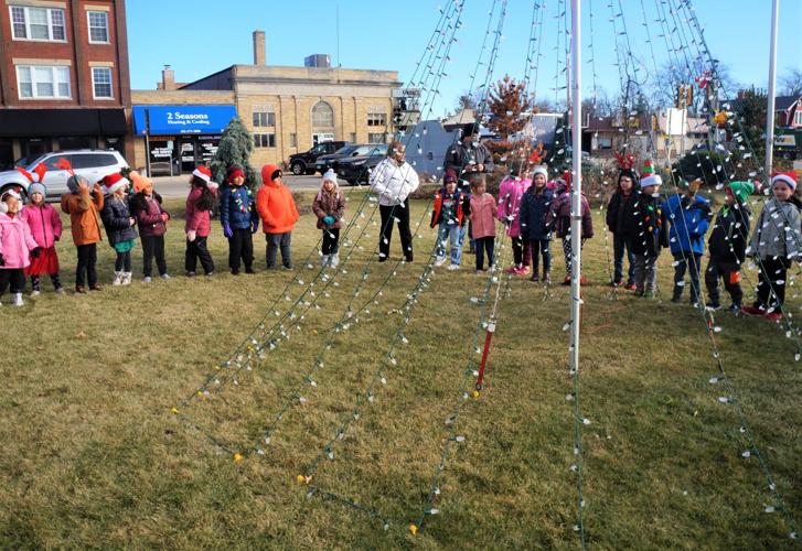 Walworth Elementary School first-graders attend "Lighting the Square"