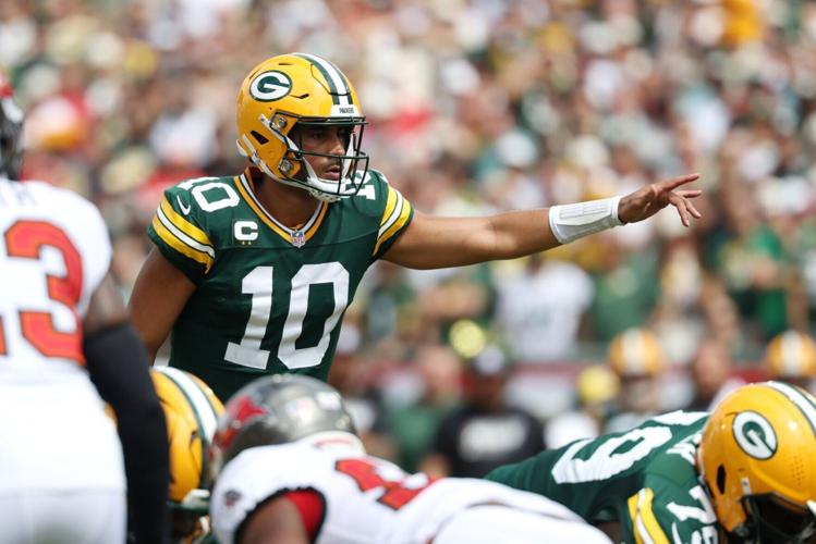 FOOTBALL-NFL-TB-GB/