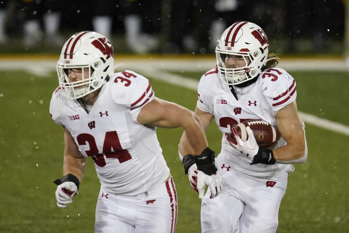 Wisconsin Iowa Football Groshek