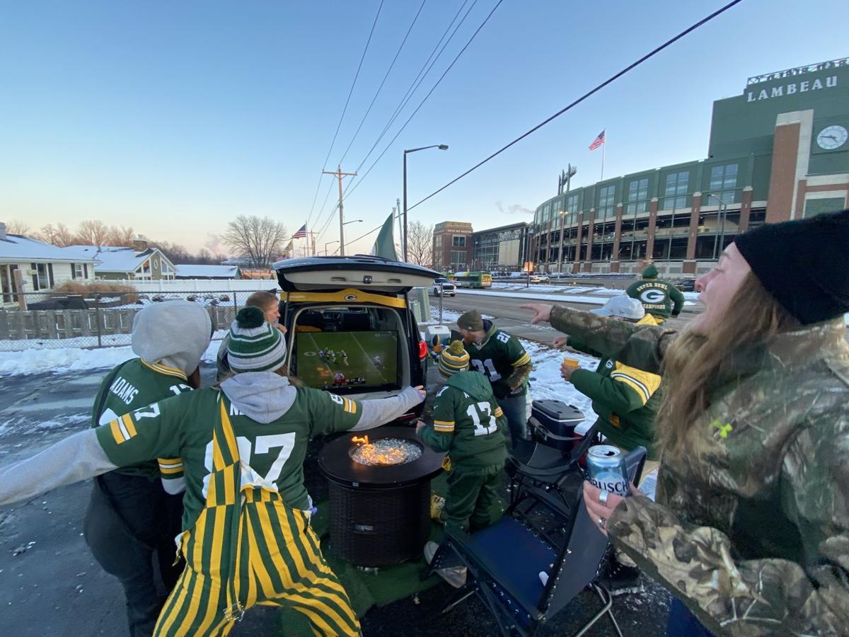 Packers fans gear up, tailgate but prayers for Super Bowl fade