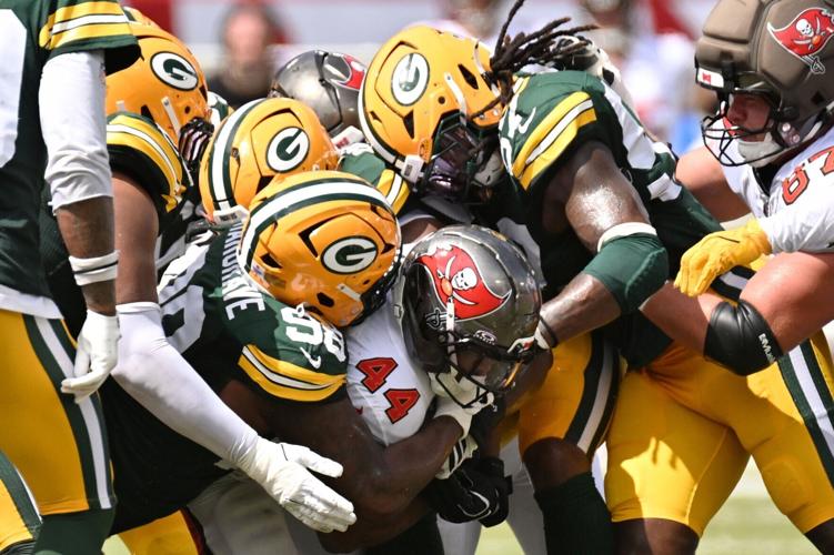FOOTBALL-NFL-TB-GB/