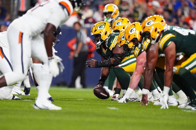 FOOTBALL-NFL-DEN-GB/
