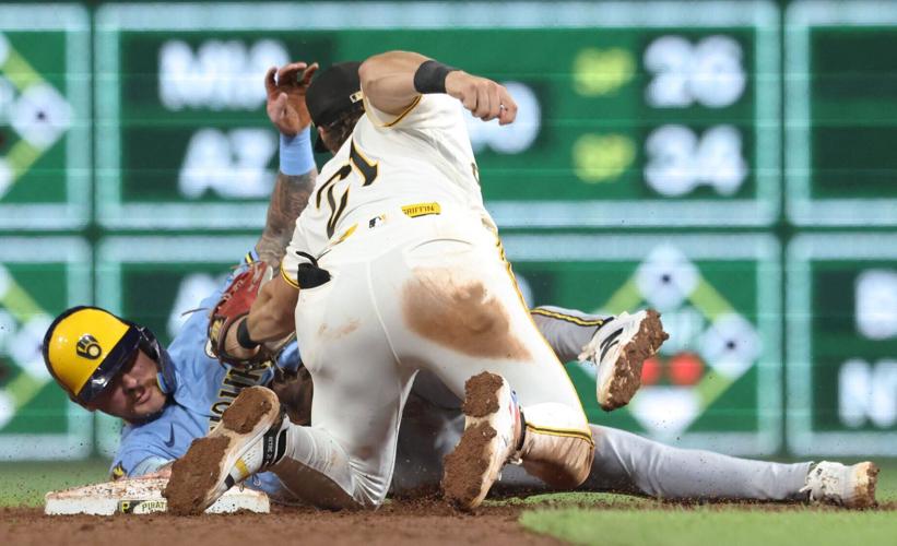 BASEBALL-MLB-PIT-MIL/