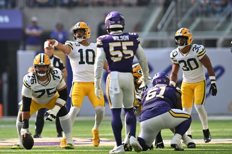 FOOTBALL-NFL-MIN-GB/