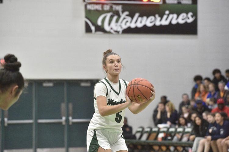 McKinley Karpinski shoots free throw