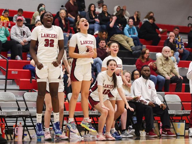 Nyajuacni Riak jump photo option