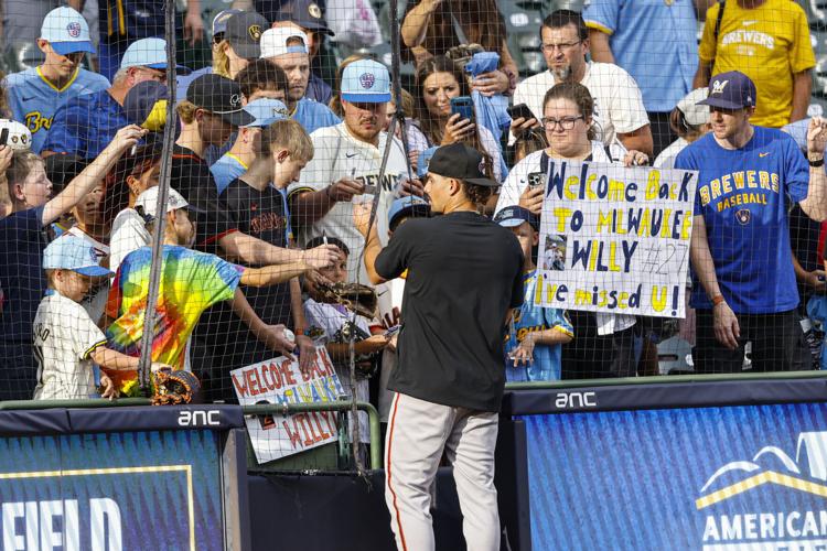 Giants Brewers Baseball