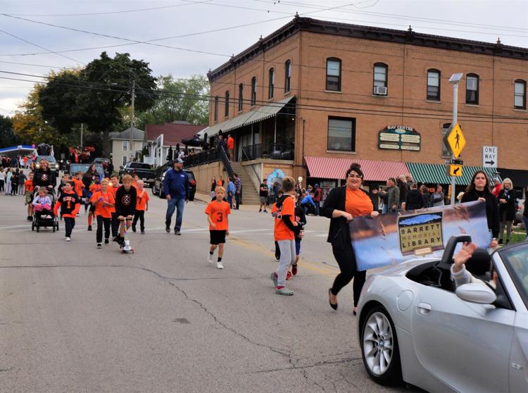 Williams Bay High School 2022 Parade 'Dancing Through the