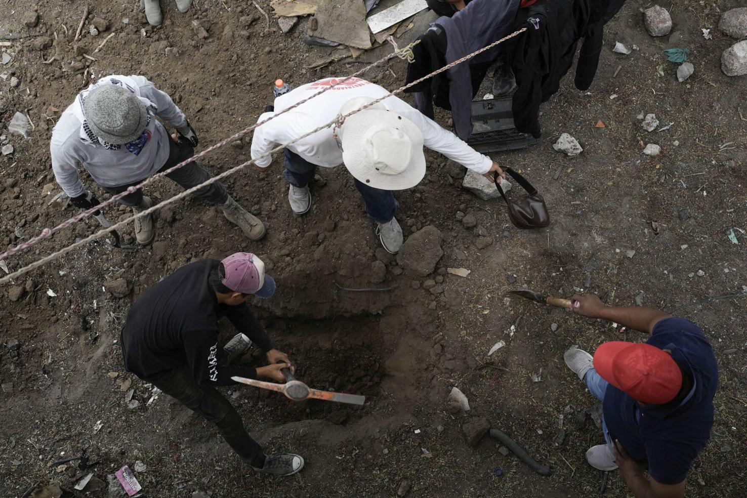 Mexican families unite to search for missing relatives