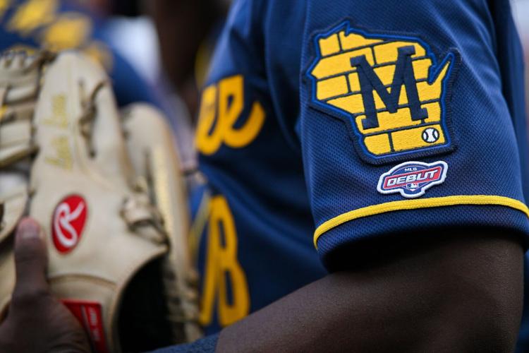 BASEBALL-MLB-STL-MIL/