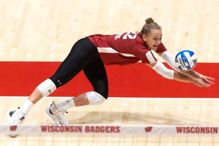 09032023 badger volleyball v tenn SKM 24.JPG