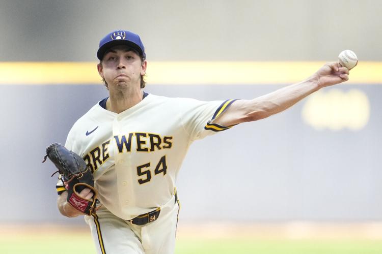BASEBALL-MLB-MIL-CIN/