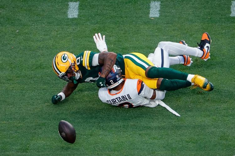 FOOTBALL-NFL-DEN-GB/
