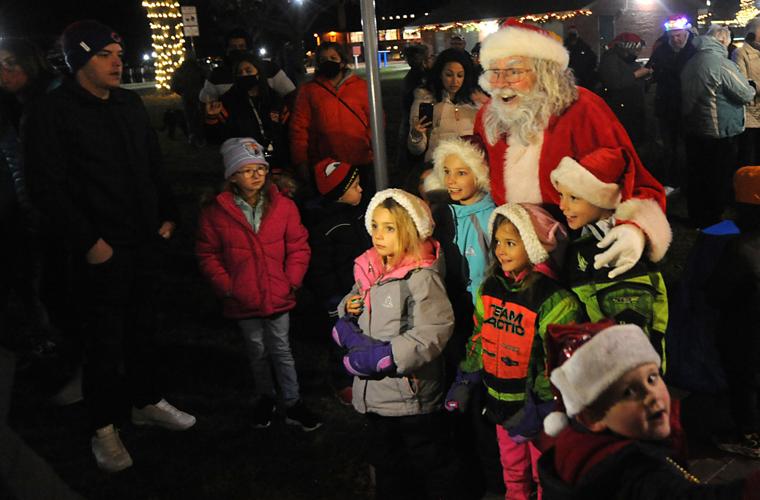 Lake Geneva tree lighting