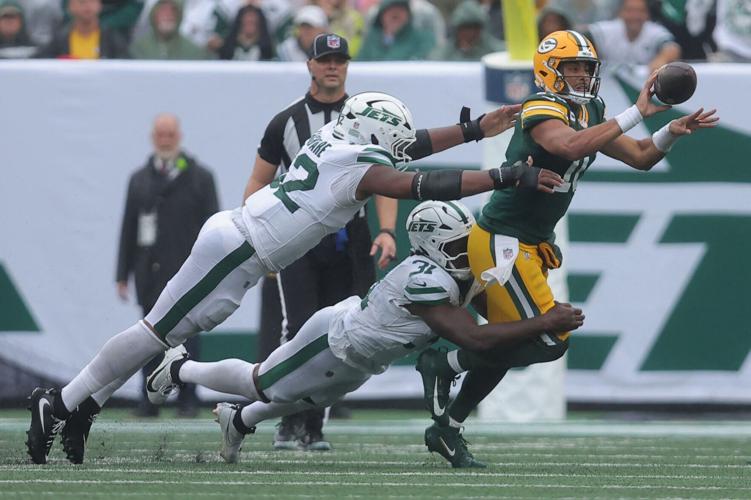 FOOTBALL-NFL-NYJ-GB/