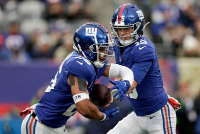 Patriots Giants Football