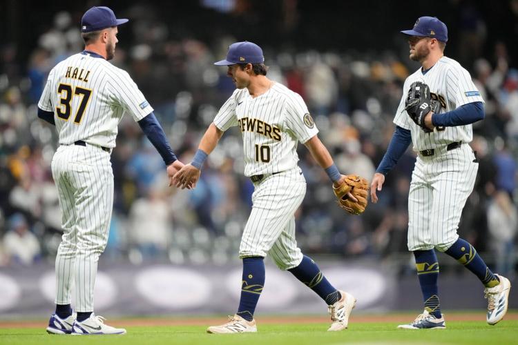 White Sox Brewers Baseball
