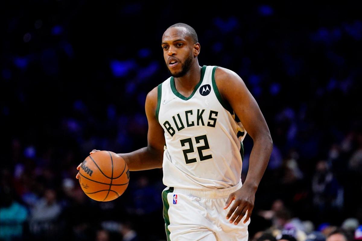 Bucks' Middleton expects to return vs. Lakers after missing 8