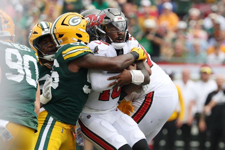 FOOTBALL-NFL-TB-GB/