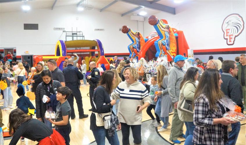 Fontana Elementary School PTSO 2022 Fall Fun Fest crowd