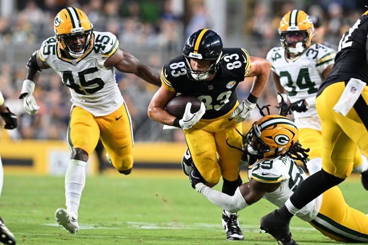 FOOTBALL-NFL-PIT-GB/