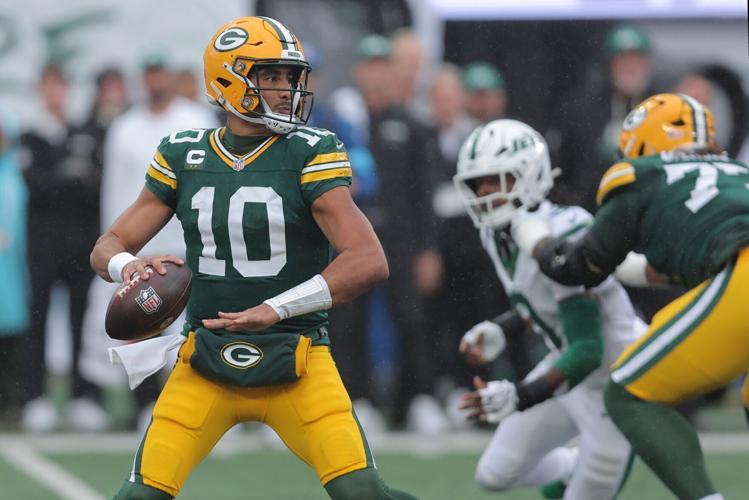 FOOTBALL-NFL-NYJ-GB/