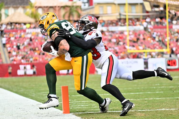 FOOTBALL-NFL-TB-GB/