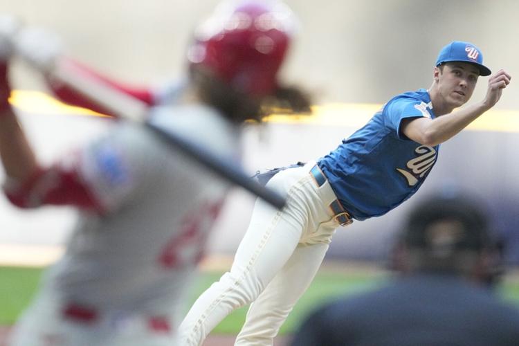 BASEBALL-MLB-MIL-PHI/