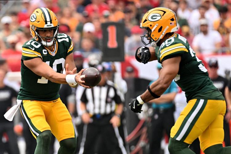 FOOTBALL-NFL-TB-GB/
