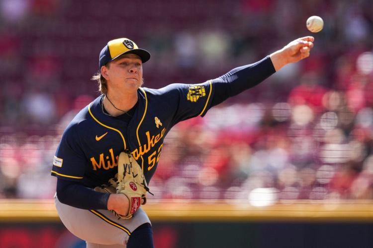 BASEBALL-MLB-CIN-MIL/