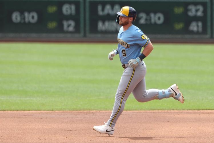 BASEBALL-MLB-PIT-MIL/